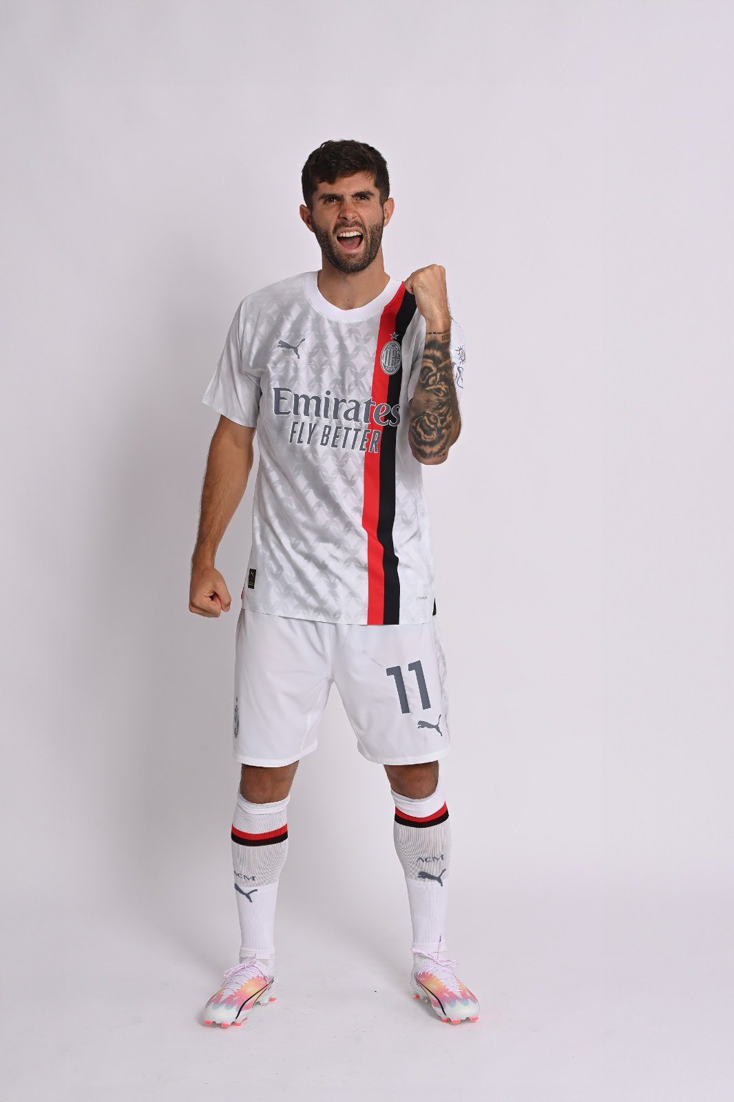 Pulisic in AC Milan new away kit